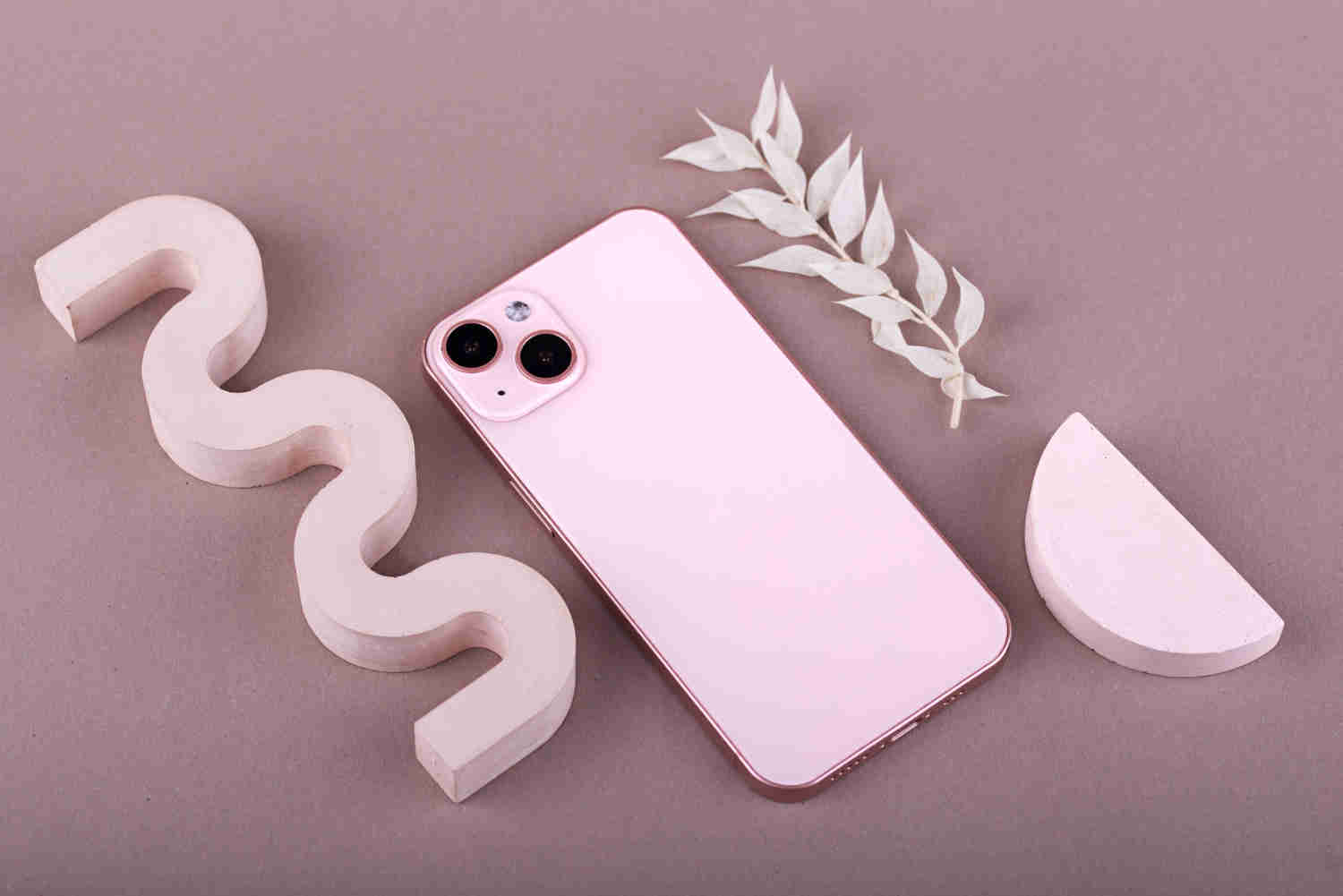 10 Must-Have iPhone Accessories: Enhance Your Experience in Style